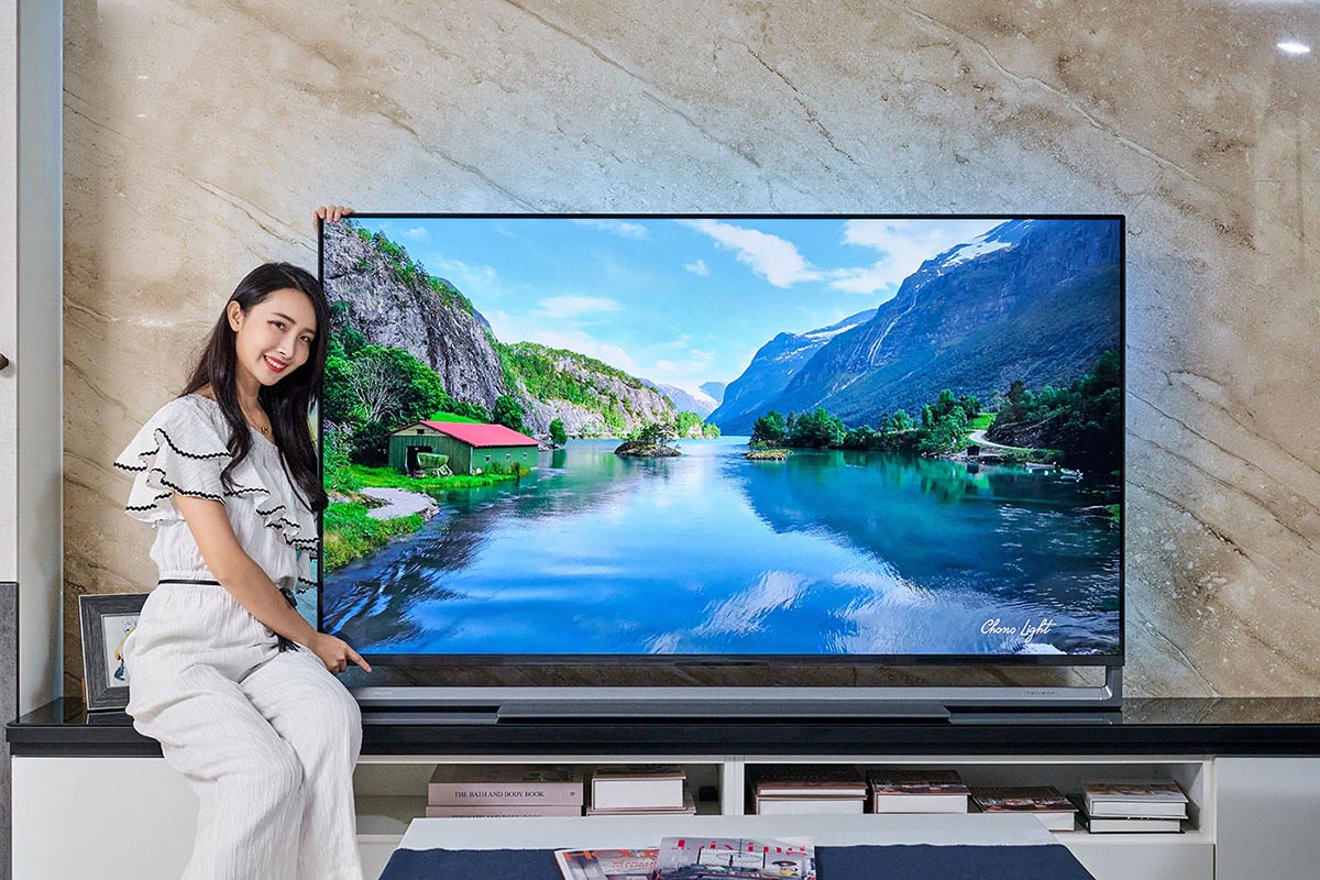 Quantum Dot 帶來鮮豔色彩，Philips 與 Porsche Design 聯手打造 70PD9000 旗艦機種