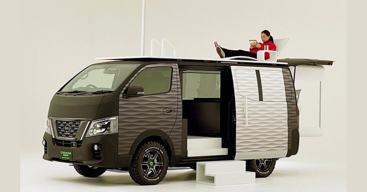 與其開車上班,不如把車子變成辦公室!Nissan 改裝了一款「行動辦公概念車」
