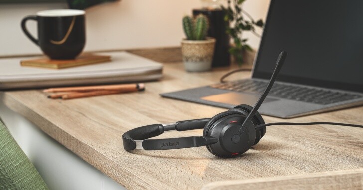 Jabra 推出新一代 Evolve2 30 耳罩耳機！專為辦公人士設計、售價 3,420 元