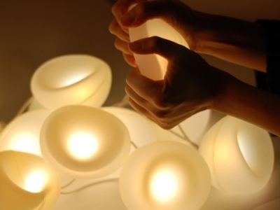 4款趣味療癒系 LED 燈，可當靠枕、抱枕或家飾