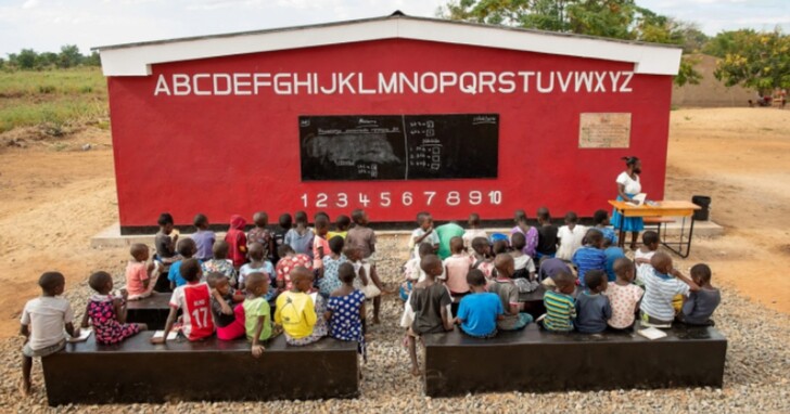非洲學校利用3D列印的教室，解決當地教室數量不足的問題
