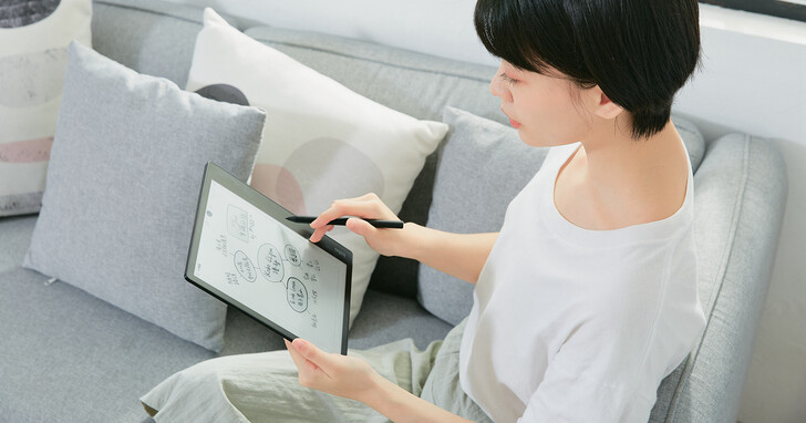 五月底預售的樂天Kobo 10.3吋螢幕閱讀器Kobo Elipsa，八月正式開賣