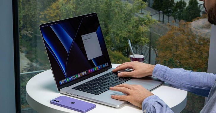 MacBook Pro 看起來變厚了，「方圓形設計」會是未來3C產品的趨勢嗎？