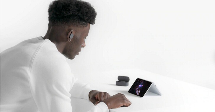 Surface Duo的升級形態？新專利顯示雙摺疊三螢幕設計