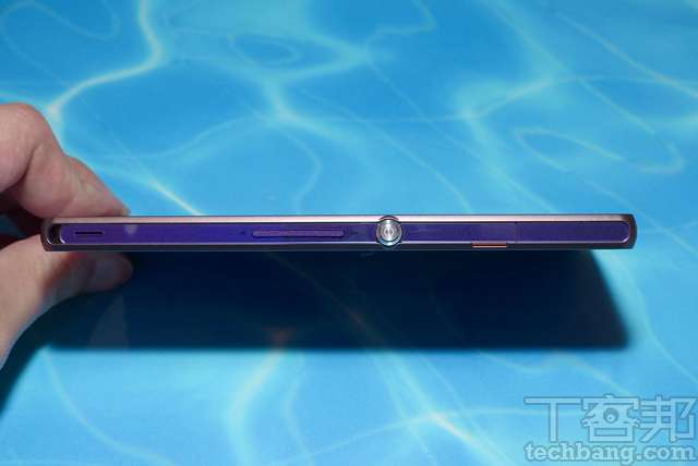 Sony Xperia Z、ZL 5吋 1080p 旗艦機在台亮相，小編一手試玩