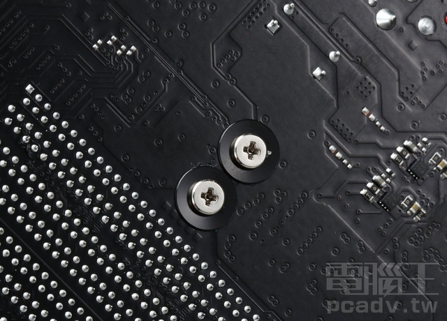 ASRock X99 WS：專為儲存工作站打造，配備10組SATA