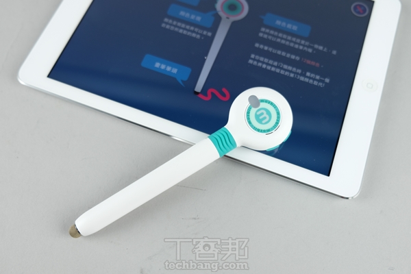 台灣開發，專為孩童設計，可到處吸顏色塗鴉的觸控筆：萌奇筆 Mozbii