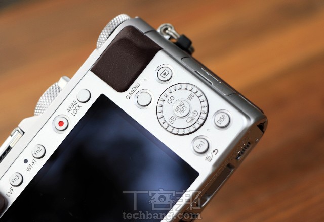 Panasonic LX100 評測：4/3 強悍大尺寸感光元件、F1.7 大光圈隨身機