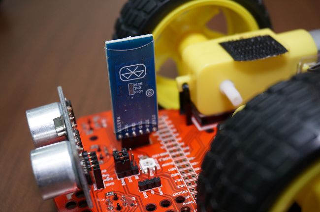 【Maker Club】動手組裝,連國中生都能玩的小阿丟輪型機器人 | T客邦