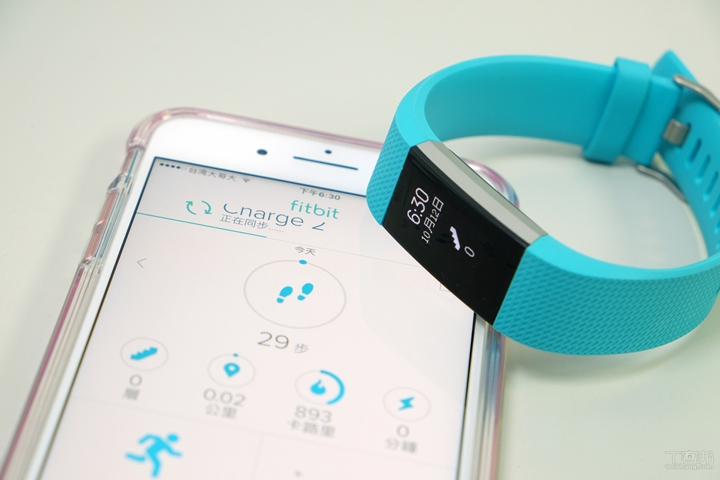 Fitbit Charge 2 評測，美型、續航高的智慧手環，尚未全面支援繁體中文