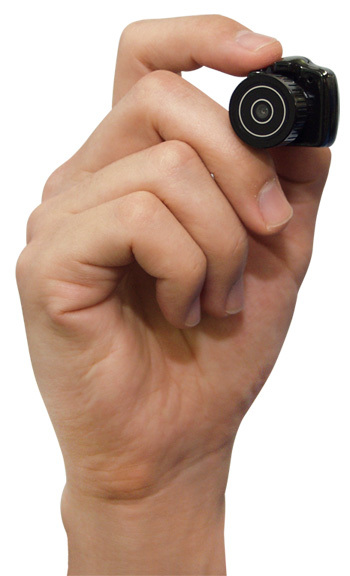 Smallest camera. Японский фотоаппарат. Японская камера. Камеры в Японии. Японцы с фотоаппаратами