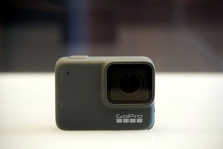 GoPro 在台推出全新HERO7 運動攝影機系列，畫面比三軸更穩定，還能開