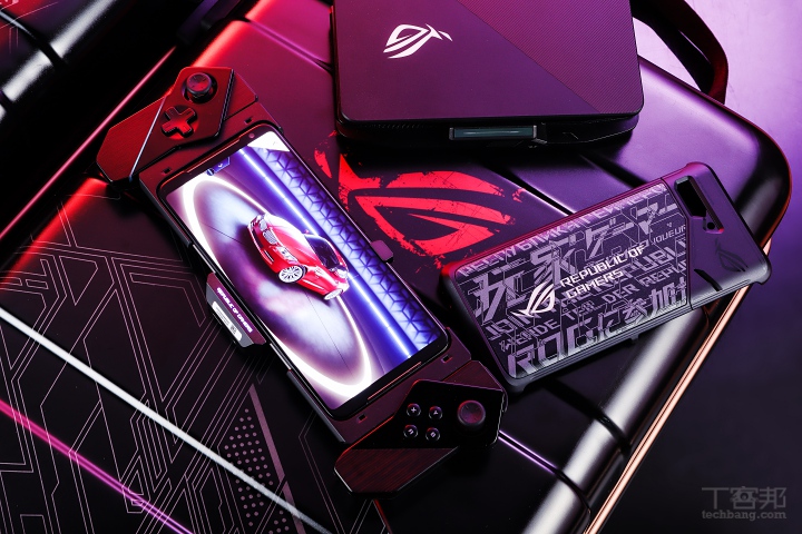 「ROG Phone 2 大全套」 開箱！全配件介紹 + 21 小時超長續航跑分測試 | T客邦