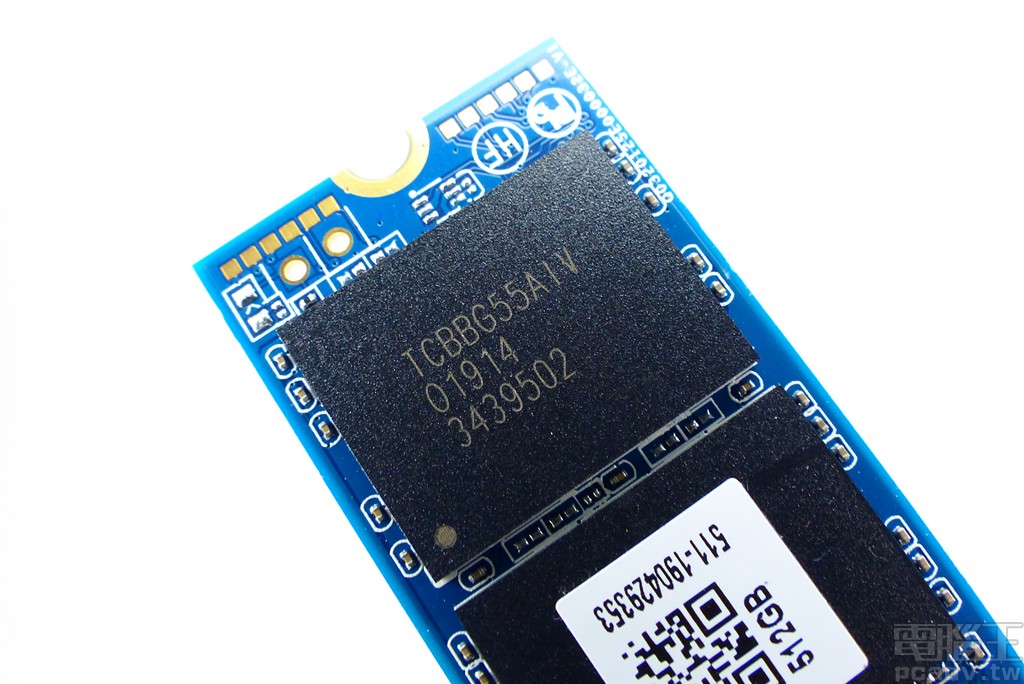 ▲ Cardea II M.2 PCIe SSD 512GB 容量版本選用 2 顆 TCBBG55AIV 快閃記憶體顆粒，單顆容量 256GB，內部實為 Toshiba BiSC3 3D 堆疊 64 層 TLC 紀錄形式。