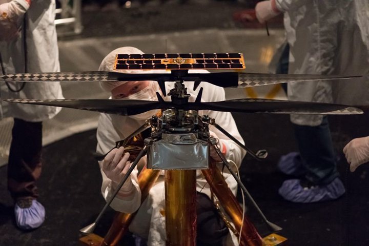 NASA發射到火星的無人車上載了一架無人機！第一架火星直升機將升空