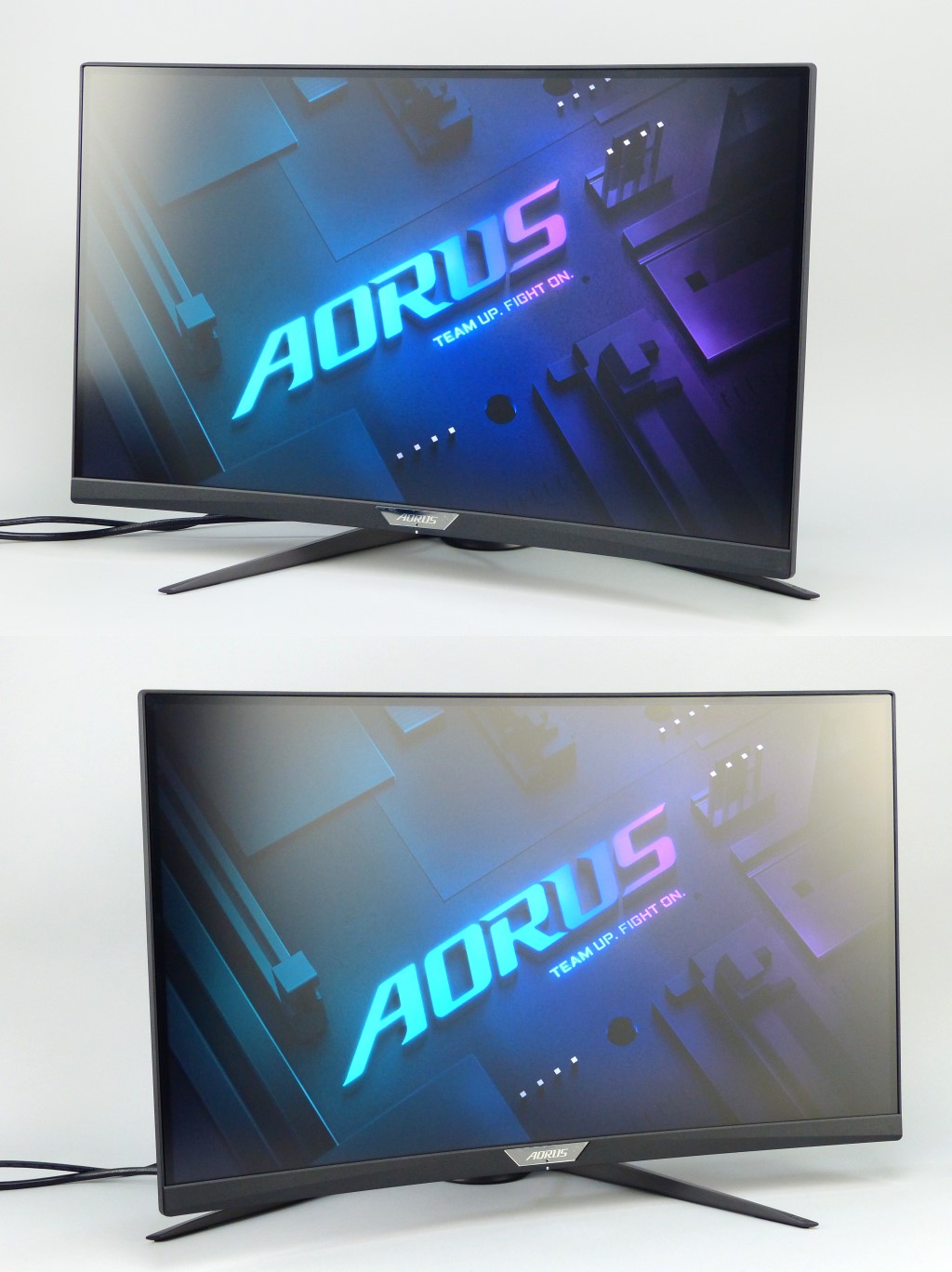 ▲ AORUS CV27Q 腳架左右可各自擺頭約 20 度。