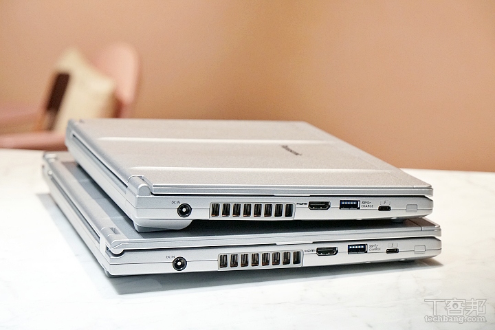 12 吋 Toughbook CF-SV8（上）與 14 吋 Toughbook CF-LV8（下），機身厚度都為 2.45 公分。