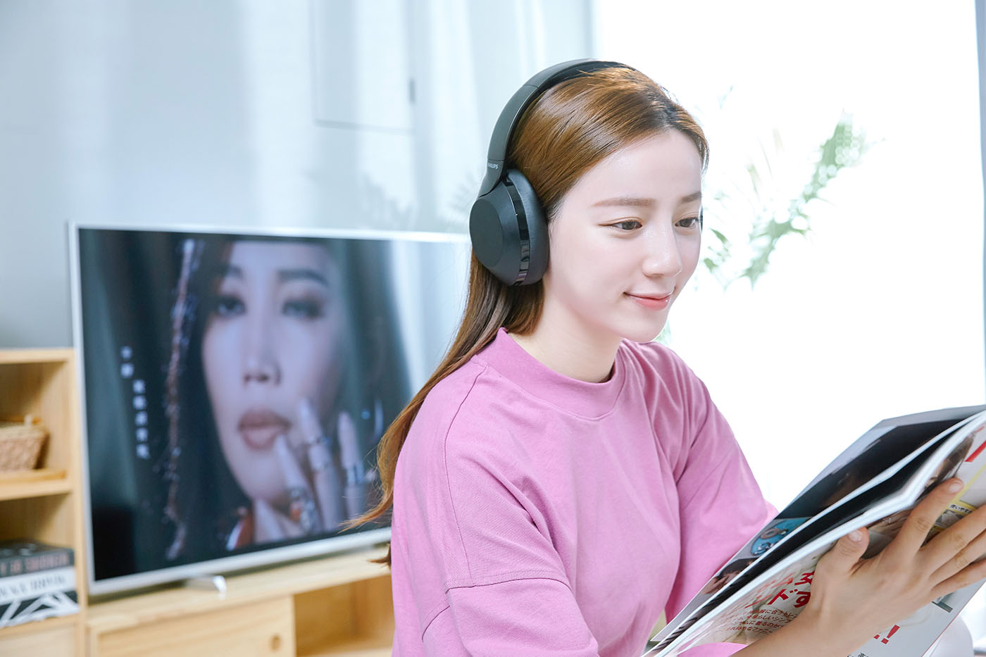 搭載Android TV 9.0系統，支援語音搜尋，ISF畫質表現，Philips 55PUH7374 大型液晶顯示器