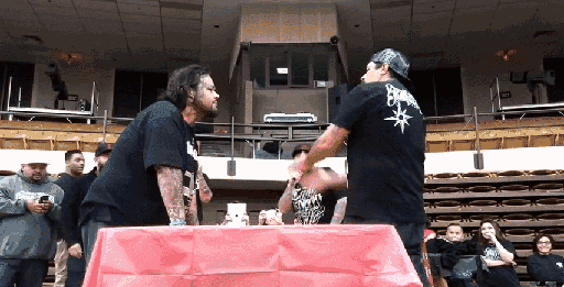 扇耳光大賽,是當代俄羅斯的地下江湖