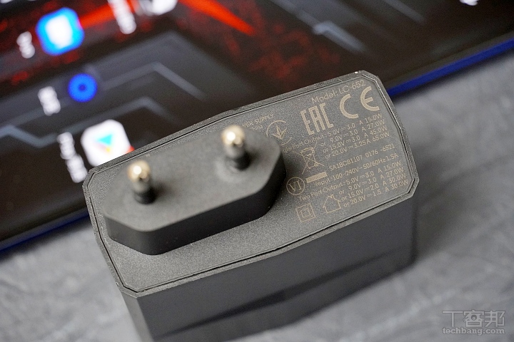 聯想電競手機 Legion Phone Duel 開箱評測：