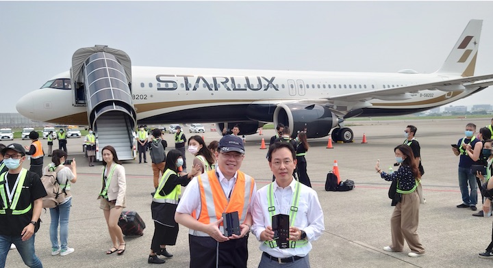 三星攜手星宇航空發布 Galaxy Z Fold 2 預購，售價 71,888 元、9 月 25 日上市