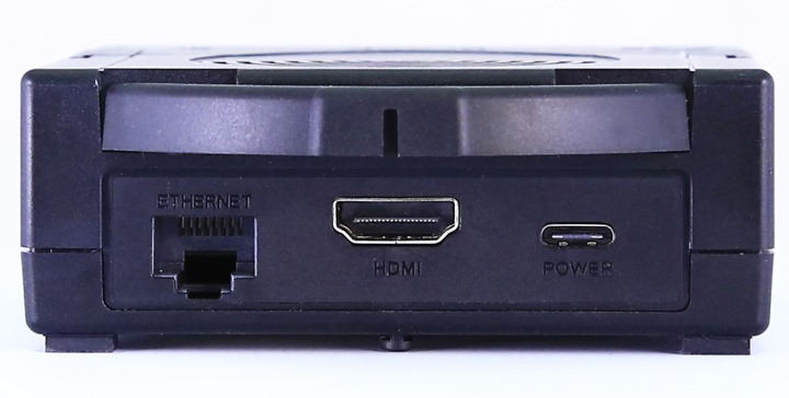 機身背面有HDMI、乙太網路、USB Type-C電源輸入等端子。
