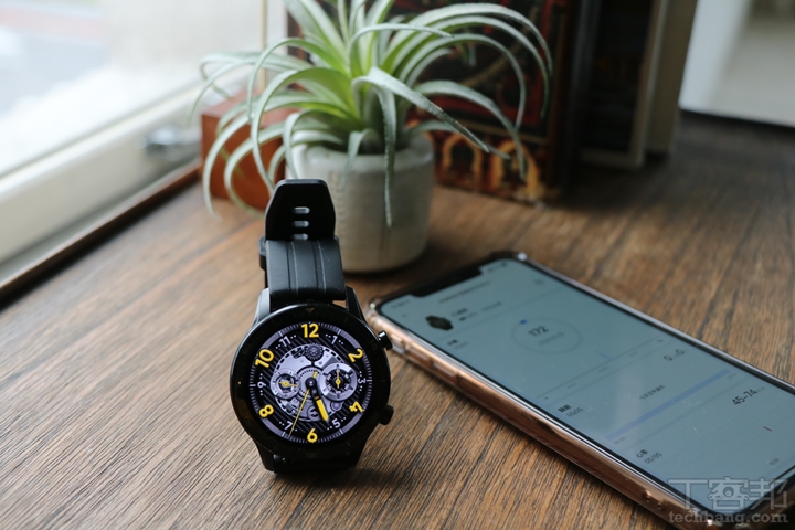 realme Watch S Pro 開箱實測：血氧偵測＋衛星定位，還有14天大電量僅