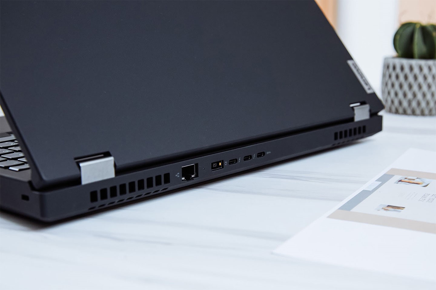 ThinkPad T15g Gen2 開箱評測：強效獨顯加持，為內容創作而生的高效能工作平台！