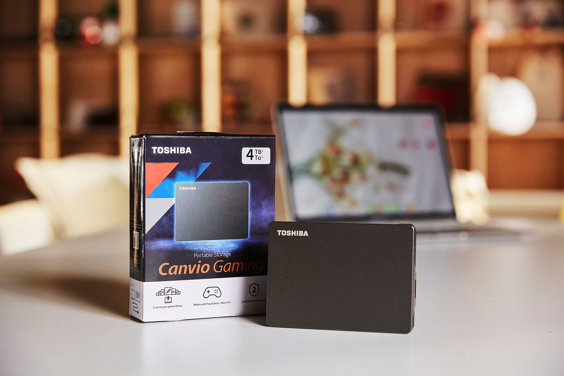 Toshiba Canvio 系列外接硬碟目前也提供最大 4TB 的規格可以選擇。