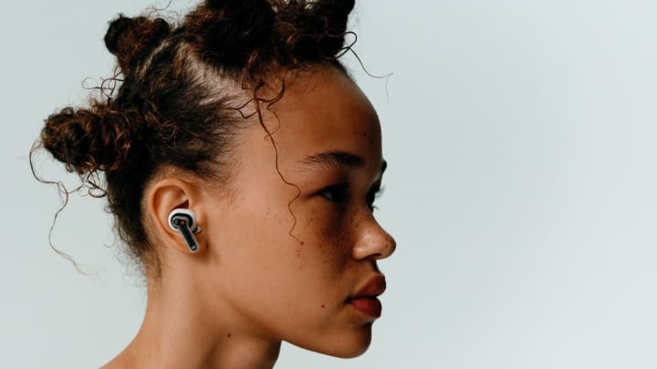 Nothing ear (1) 真無線耳機在台上市！獨創透明電路機身計、37 小時續航力，售價 3,180 元