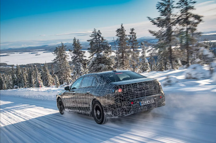 BMW寶馬下一代7系電動版BMW i7開始在北極圈冬測