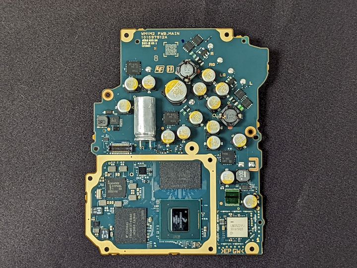 Sony 公開 WM1M2 系列主機板計，區分為類比及數位兩個區塊。