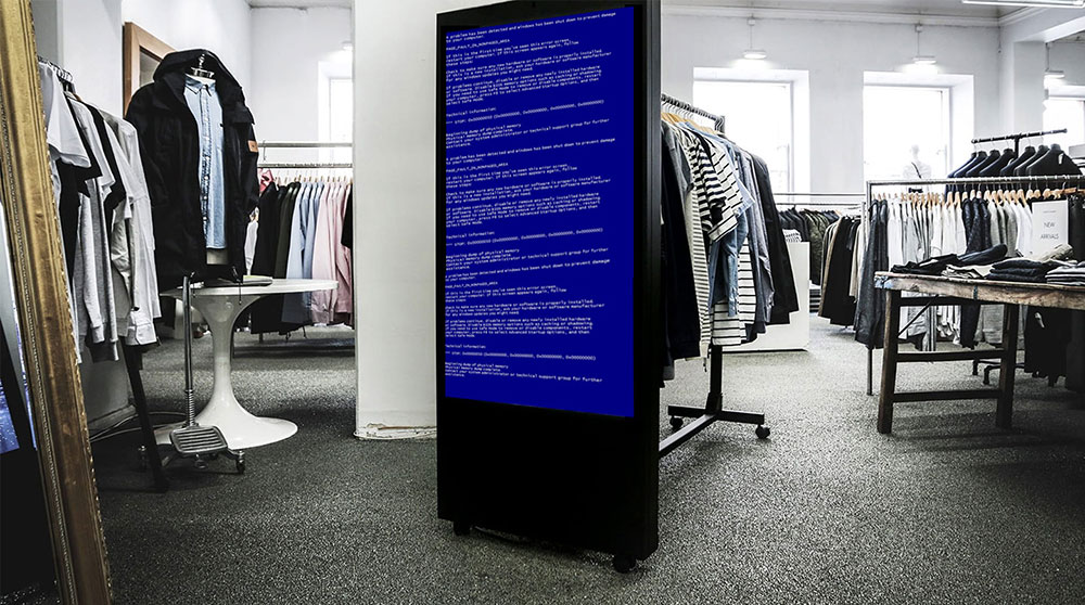 數位看板在生活十分常見，大家一定看過在商店內的備出現「藍屏」當機的狀況，若是沒有及時處理就會顯得頗為尷尬…。
