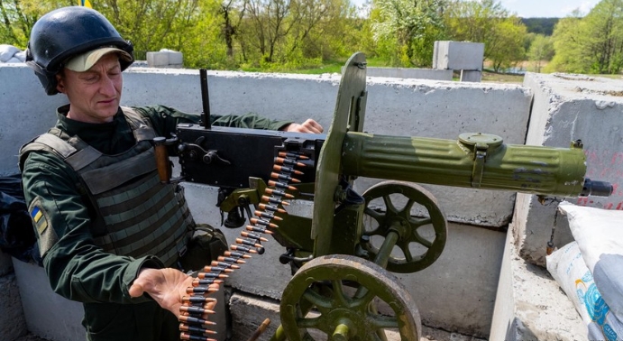 為什麼烏克的軍隊，還在用一百年前的Maxim M1910機關槍？
