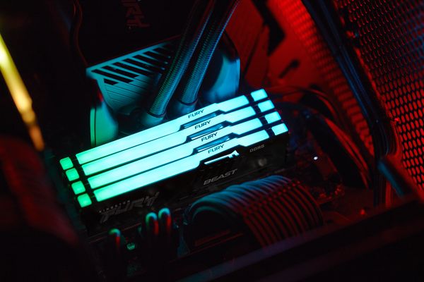 Kingston FURY Beast DDR5 RGB嶄新亮相，炫彩燈效全面升級