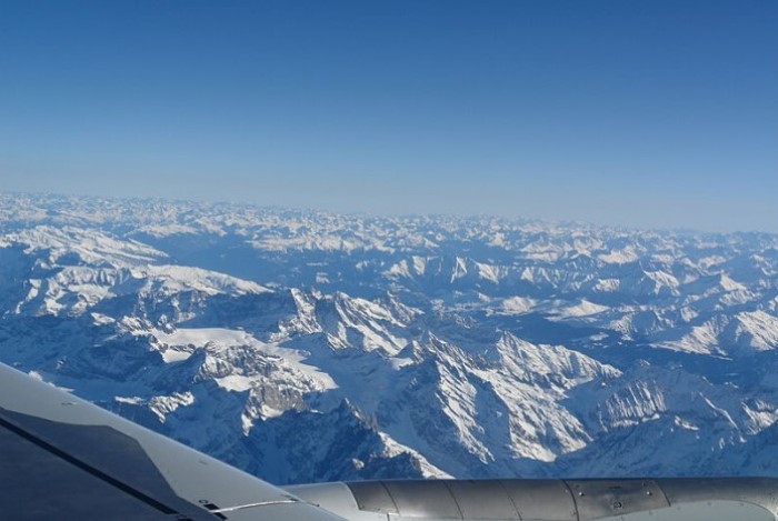阿爾卑斯山脈也受熱浪侵襲，馬特峰暫停滑雪活動