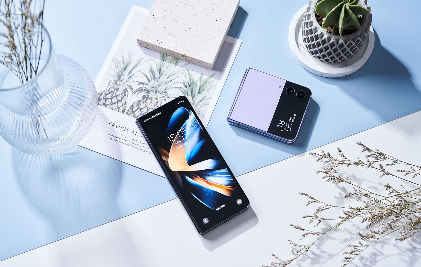 三星 Galaxy Z Fold4 與 Z Flip4 提供「小機身、大螢幕」的使用體驗，整合更多不同類型的應用方式，也能滿足使用者更多元的需求。