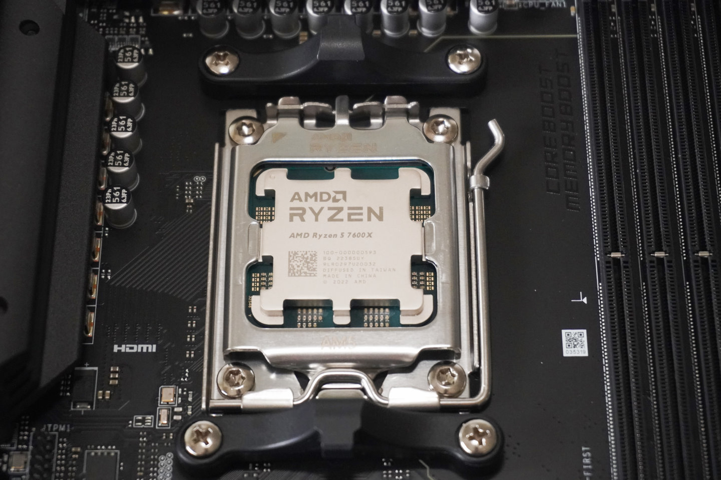 這次測試的主角是Ryzen 7000系列處理器的入門款：Ryzen 5 7600X。