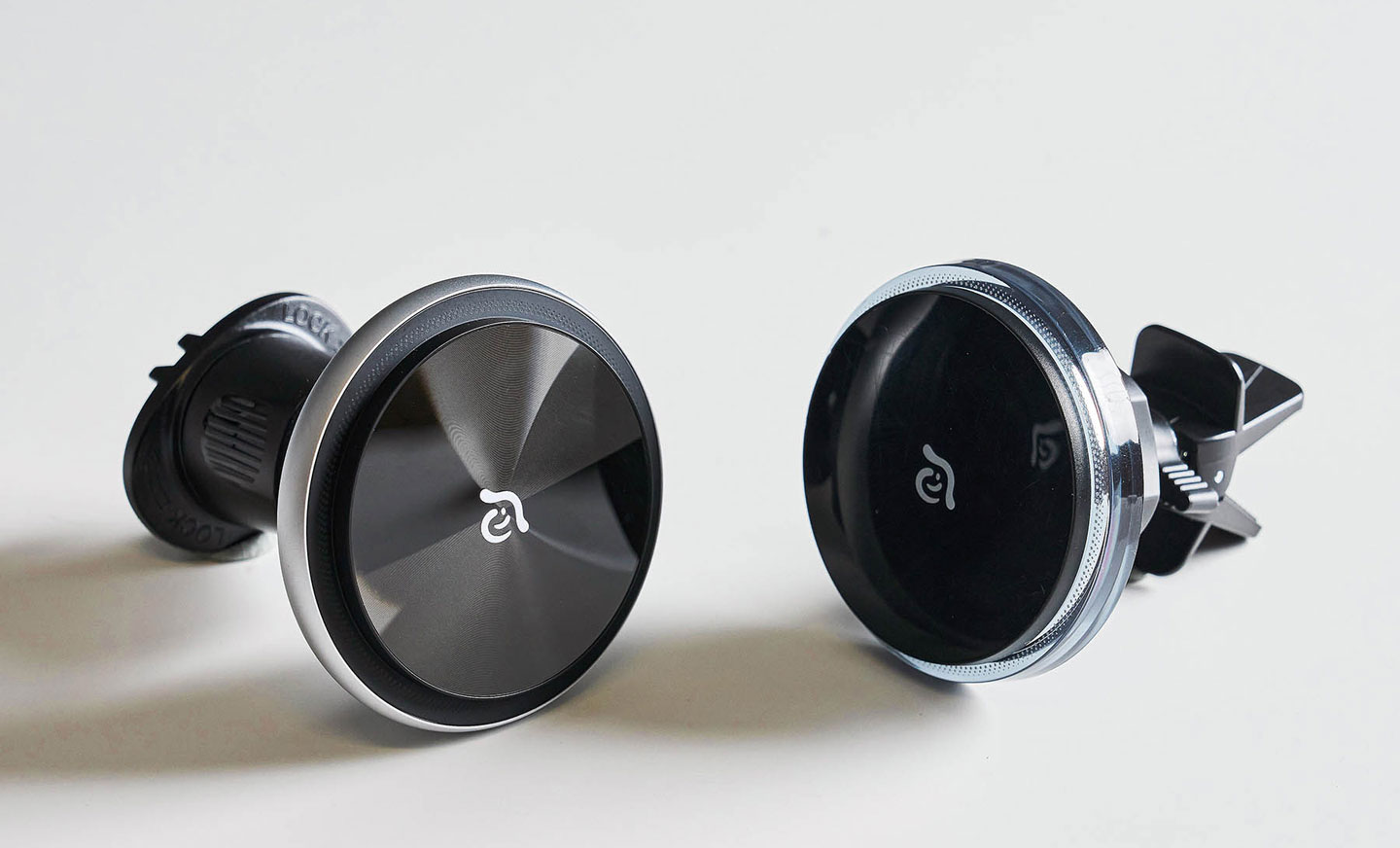 小巧吸睛，支援 MagSafe：亞果元素 OMNIA CX 系列 LED炫光藍車用磁吸充電器實際體驗分享！ T客邦