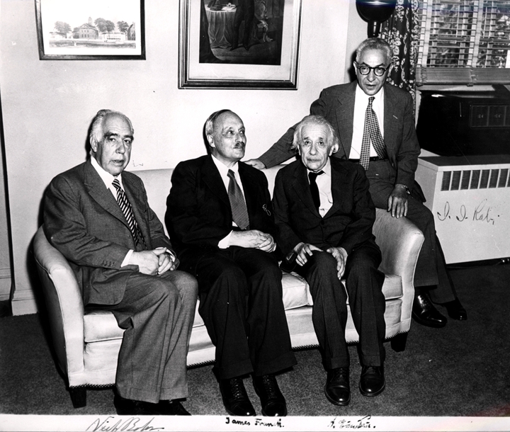 從左至右：波耳、詹姆斯·法克、愛因斯坦、伊西多·拉比
