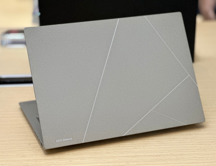 【CES 2023】Asus ZenBook、Vivobook、ProArt Studiobook 系列更新，裸視 3D OLED 電最搶眼