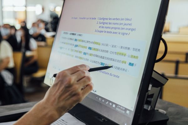 文藻外語大運用ViewSonic智慧講台升級近百間互動教室