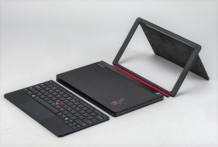 ThinkPad X1 Fold 計為外接磁吸式支架、鍵盤，以擴充實用性，且雖是外接計，但尺寸大小相當，易於收納攜帶。