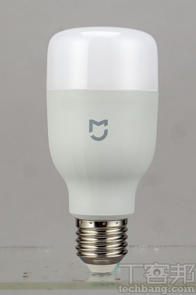 10分鐘打造電競房:智慧RGB情境光有哪些產品可選?房間氣氛燈有什麼需注意? | T客邦