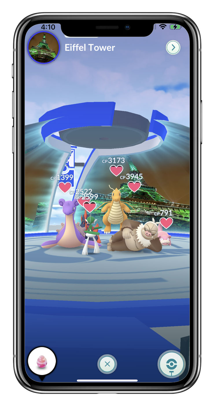 這時候在手機端的《寶可夢 GO》，果然看到了對應在愛菲爾鐵塔的道館！
