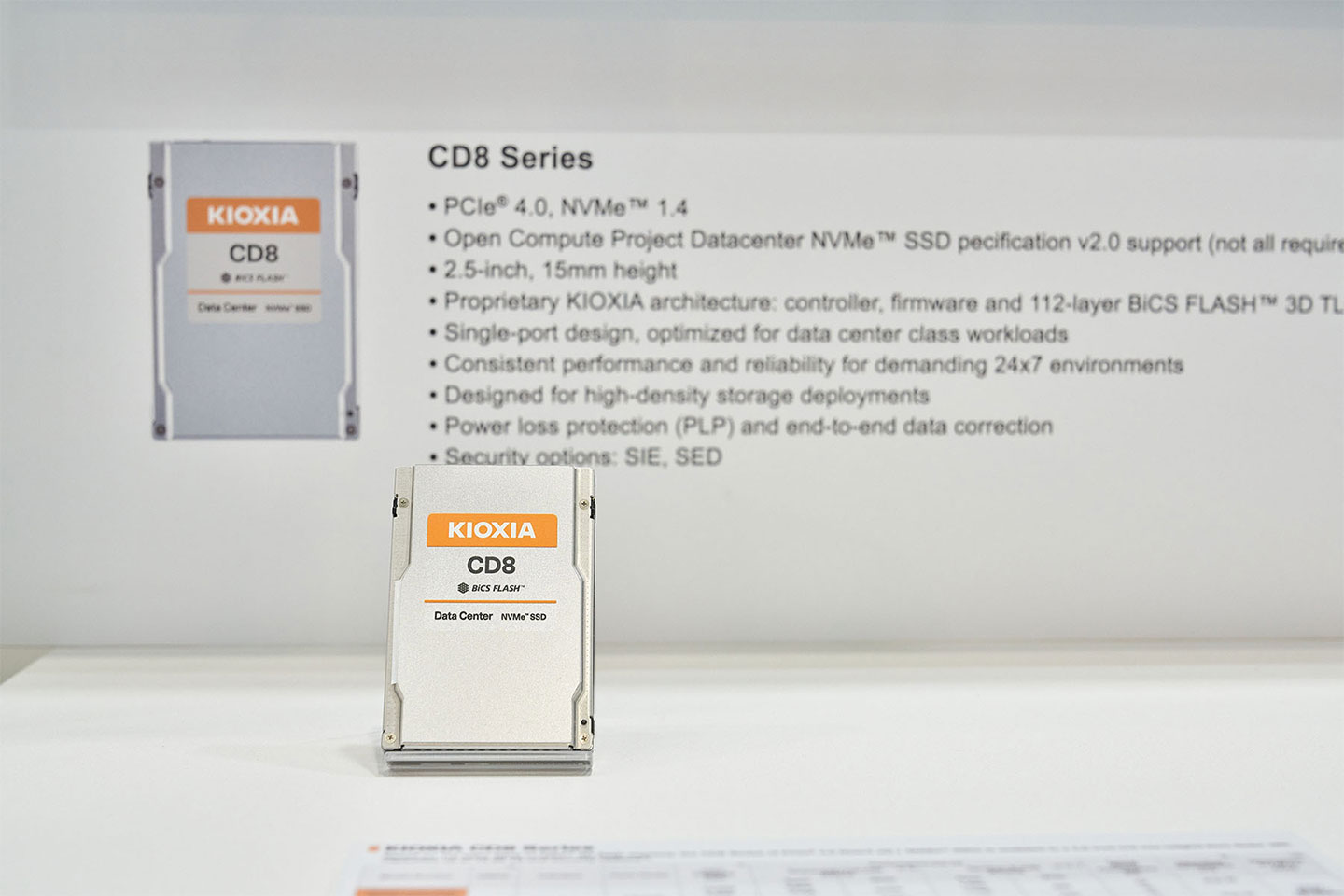 鎧俠的資料心級產品 CD8 系列，為 PCIe 4.0 規格產品。