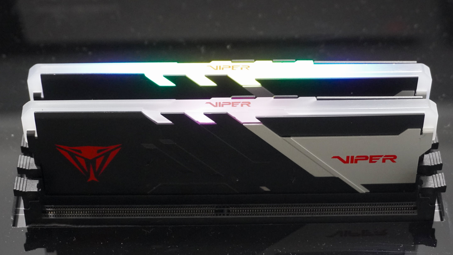 Viper Elite 5的造型比較簡樸，最高速度為DDR5-7400，容量則有16~64GB，選擇。