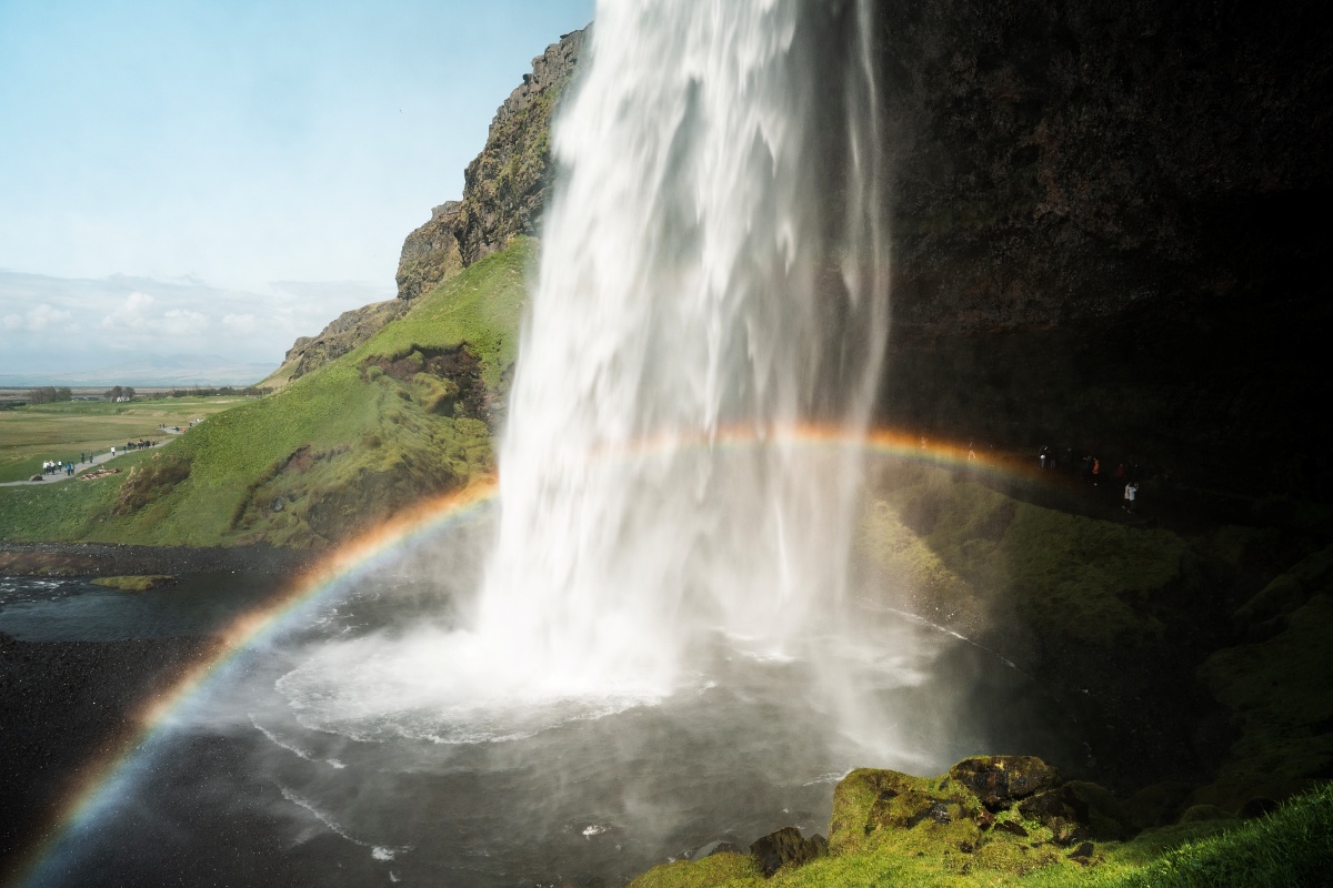 冰島的自然景致美不勝收，每個節都有各自的樣貌與特色，對於喜拍攝風景或戶外題材的攝影師來說，生一定至少要拜訪過一次冰島。（Sony α7 IV + SEL2470GM2，24mm、F9、1/25s、ISO 200）（看大圖）