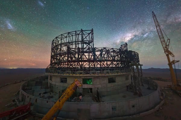 洲南天天文台（ESO）超大望遠鏡ELT預計2028年開始運作，解人類在宇宙是否獨終極問題