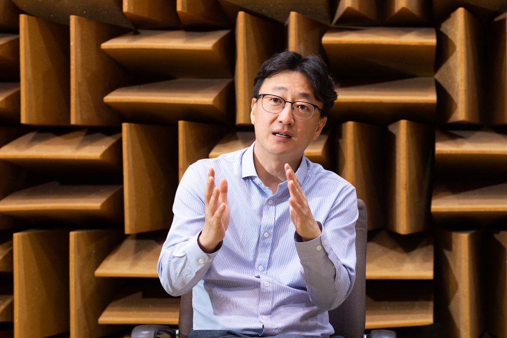 影像顯示事部音效裝置實驗室負責人Sunmin Kim表示：「音效裝置實驗室致力開發最佳方案，以重現符合藝術家想法的聲音表現。」